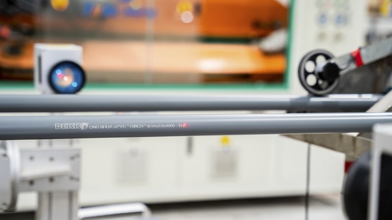 Ống nhựa uPVC của DEKKO được sản xuất trên dây chuyền hiện đại đạt tiêu chuẩn ISO